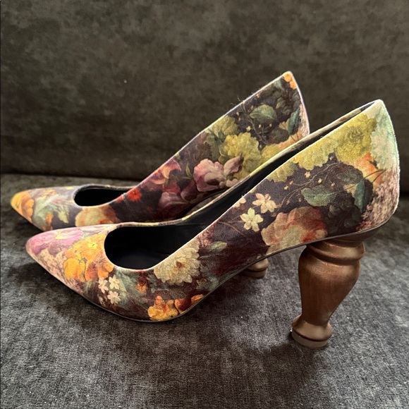 Shoes - Charlotte Stone Floral Print Women Shoes with Unique Wooden Heel Size 11